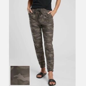 Athleta Farallon Camo Jogger